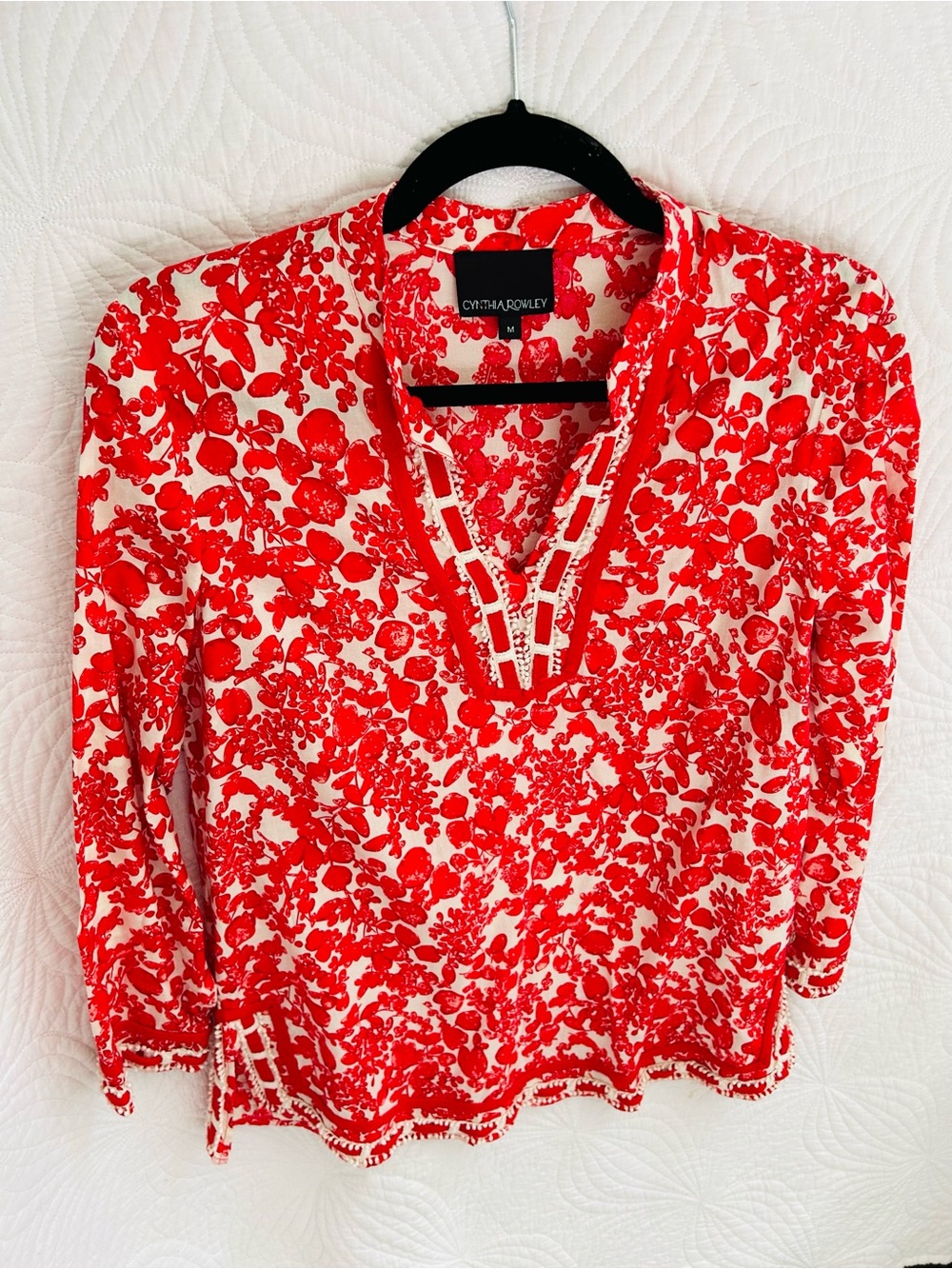 Cynthia Rowley Red & White Floral V-Neck Tunic Top